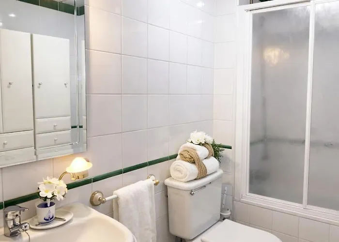 On The Sea Front With An Ocean-facing Terrace Fuengirola