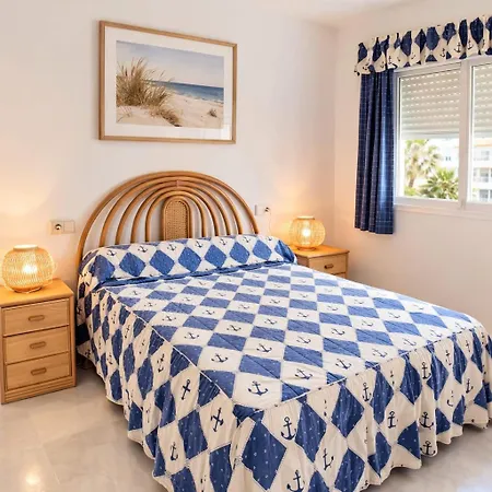 On The Sea Front With An Ocean-facing Terrace Апартаменты *