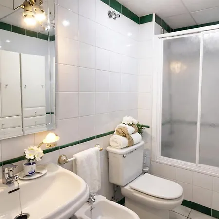 On The Sea Front With An Ocean-facing Terrace Фуэнхирола